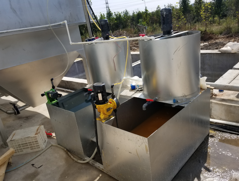 全自动加药装置设备用途，全自动智能加药装置价格，加药装置详细介绍